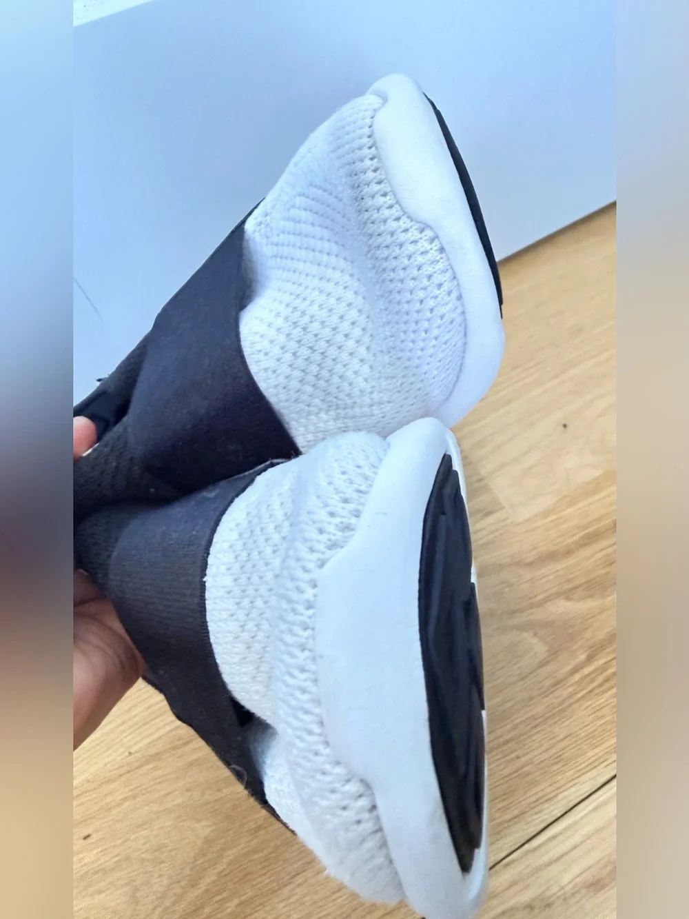 APL Slip-On Knit Sneakers in Black and White Women’s 8.5 Great Condition